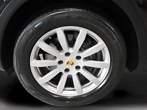 Used 2019 Porsche Cayenne AWD/4WD image 37