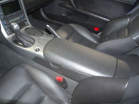 Used 2007 Chevrolet Corvette Coupe w/ Preferred Equipment Group RWD image 40