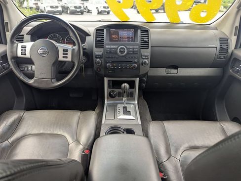 Used 2009 Nissan Pathfinder SE AWD/4WD image 21
