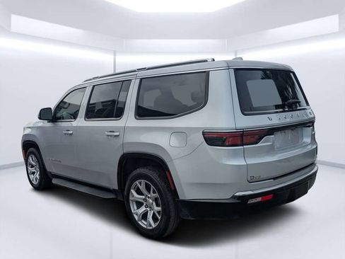 Used 2022 Jeep Wagoneer Series II RWD image 5
