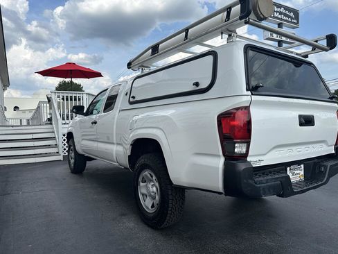 Used 2023 Toyota Tacoma SR RWD image 4