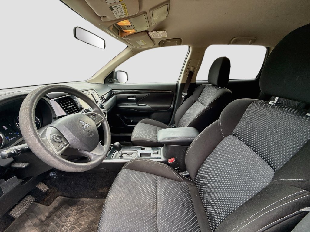 Used 2020 Mitsubishi Outlander ES FWD image 22