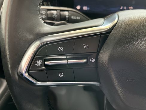 Used 2025 Chevrolet Suburban LT w/ Comfort Package image 30