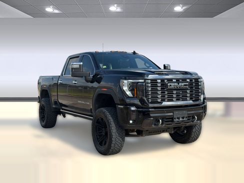 Used 2024 GMC Sierra 2500 Denali Ultimate AWD/4WD image 7