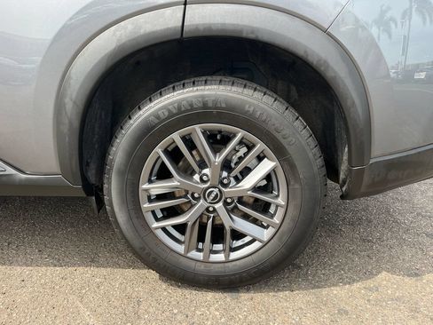 Used 2024 Nissan Rogue S AWD/4WD image 34
