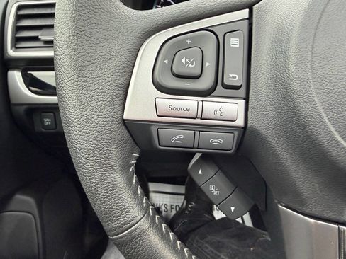 Used 2018 Subaru Forester 2.5i Touring AWD/4WD image 19