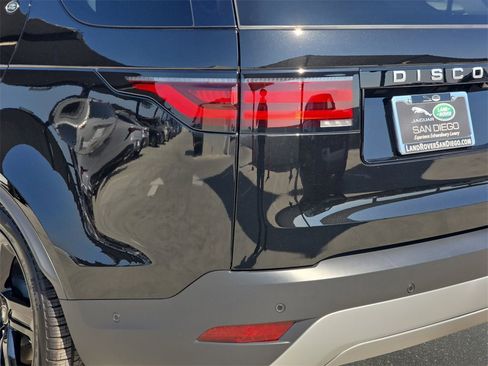 New 2025 Land Rover Discovery S image 37