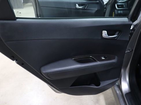 Used 2017 Kia Optima EX w/ Premium Package image 12