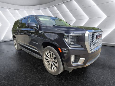 Used 2023 GMC Yukon XL Denali AWD/4WD image 1