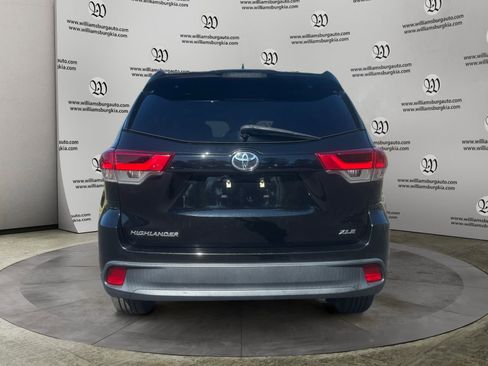 Used 2019 Toyota Highlander XLE FWD image 4