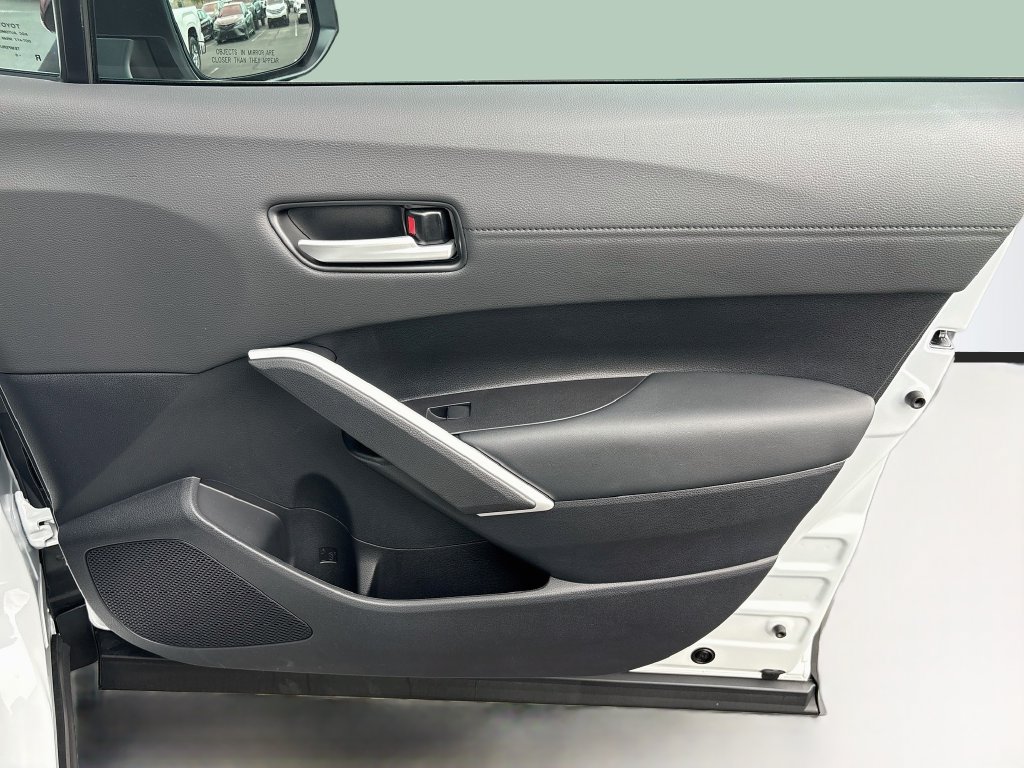 Used 2026 Toyota Corolla Cross XLE w/ Convenience Package FWD image 25