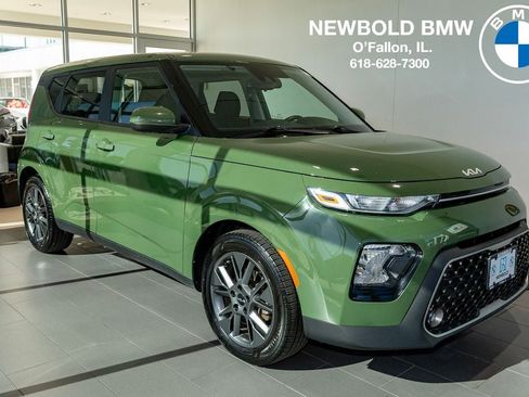 Used 2022 Kia Soul EX FWD image 1