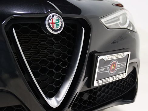 Used 2022 Alfa Romeo Stelvio Ti AWD/4WD image 25
