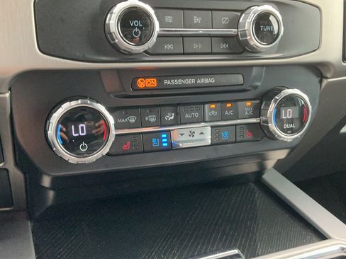 Used 2022 Ford F250 Platinum w/ Tremor Off-Road Package AWD/4WD image 17