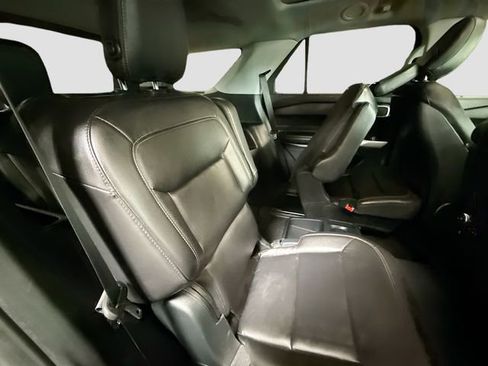 Used 2020 Ford Explorer XLT w/ Equipment Group 202A AWD/4WD image 26