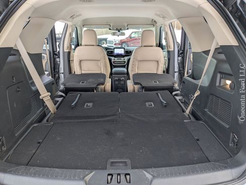 Used 2022 Ford Explorer XLT w/ Equipment Group 202A image 12