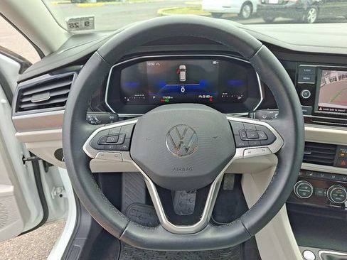 Used 2023 Volkswagen Jetta SE w/ Panoramic Sunroof Package FWD image 20