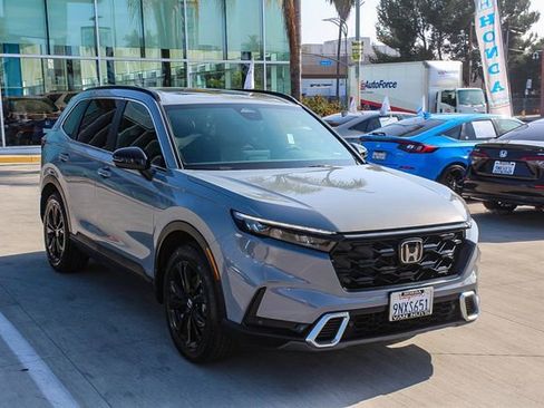Used 2025 Honda CR-V Sport Touring image 3
