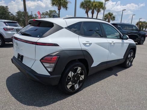 Used 2025 Hyundai Kona SEL FWD image 4