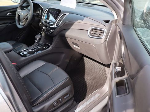 Used 2023 Chevrolet Equinox Premier image 47