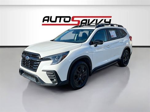 Used 2023 Subaru Ascent Onyx Edition image 3