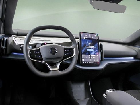 New 2026 Volvo EX30 Cross Country Ultra image 13