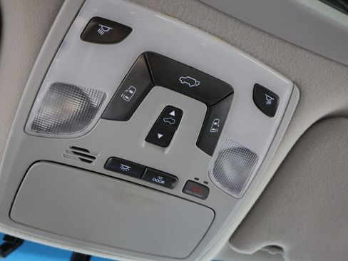Used 2014 Toyota Sienna XLE w/ XLE Premium Package FWD image 35