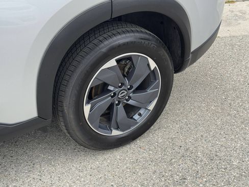 Used 2025 Nissan Rogue SV FWD image 27