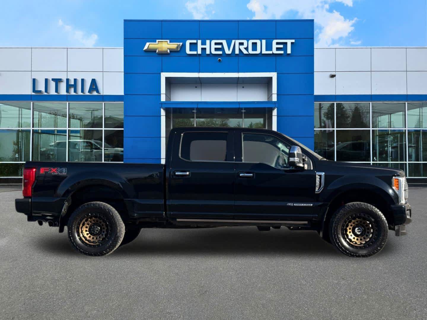Used 2017 Ford F350 Platinum w/ Platinum Ultimate Package AWD/4WD image 8