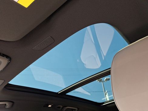 New 2026 Volvo XC60 B5 Core w/ Climate Package image 9