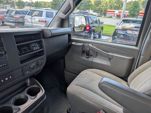 Used 2021 Chevrolet Express 2500 w/ Driver Convenience Package RWD image 24