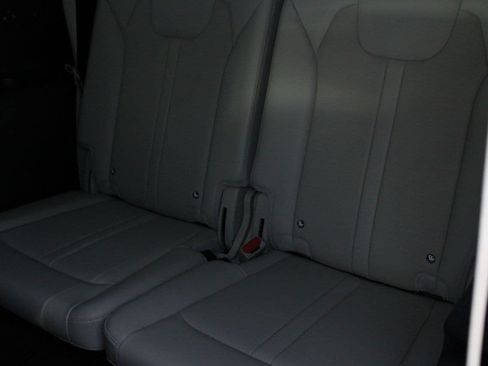 Used 2025 Kia Sorento S FWD image 21