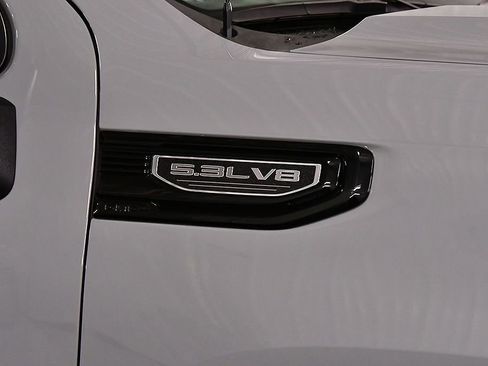 Used 2024 GMC Sierra 1500 Elevation w/ X31 Off-Road Package AWD/4WD image 10