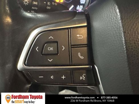 Used 2020 Toyota Highlander XLE image 21