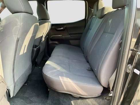 Used 2019 Toyota Tacoma TRD Off-Road image 23