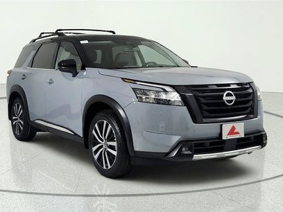 Used 2024 Nissan Pathfinder Platinum w/ Black Appearance Package