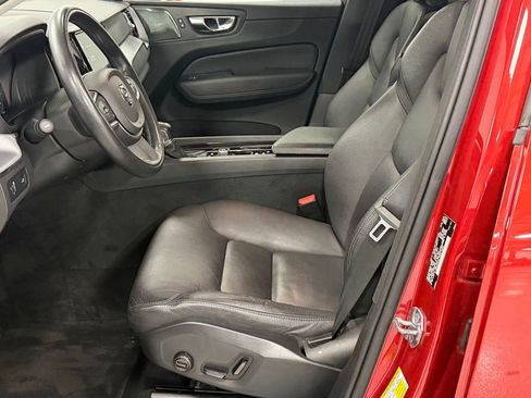 Used 2020 Volvo XC60 T5 Momentum w/ Protection Package Premier image 13