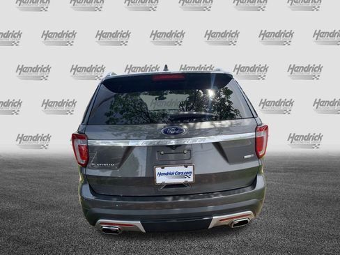 Used 2017 Ford Explorer Platinum image 9