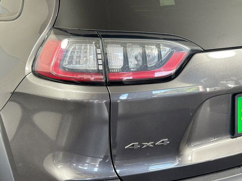 Used 2019 Jeep Cherokee Trailhawk w/ Cold Weather Group image 36