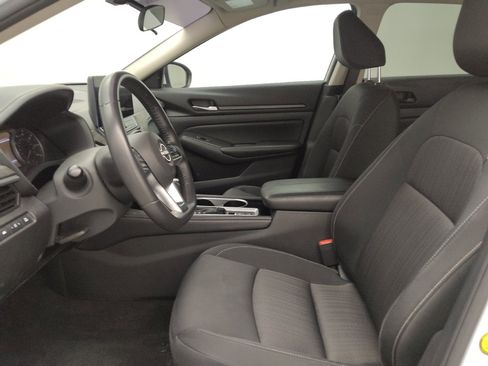 Used 2024 Nissan Altima 2.5 SV w/ SV Premium Package FWD image 17