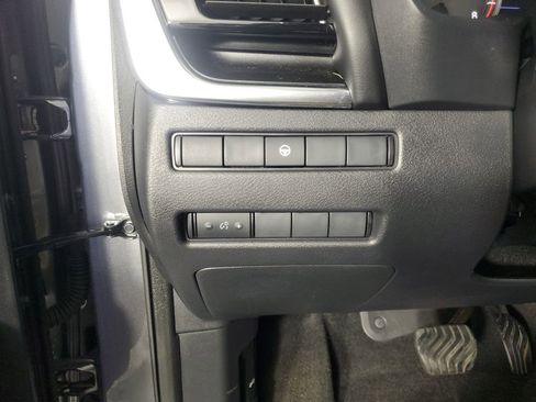 Used 2023 Nissan Rogue SV image 27