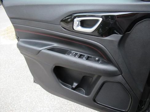 Used 2022 Jeep Compass Trailhawk image 24