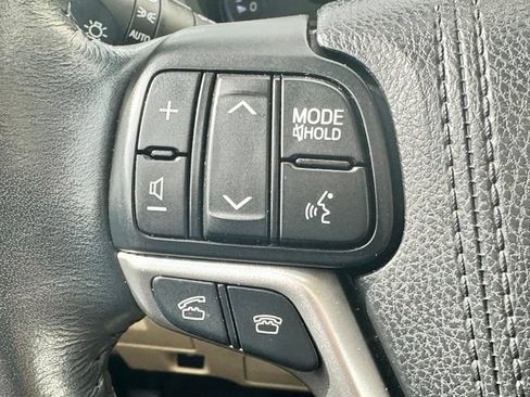 Used 2015 Toyota Highlander Limited AWD/4WD image 13