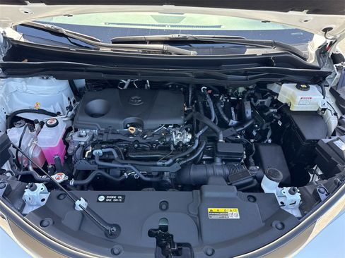 Used 2025 Toyota Sienna LE image 37