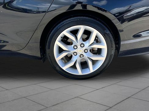 Used 2018 Chevrolet Impala Premier FWD image 11