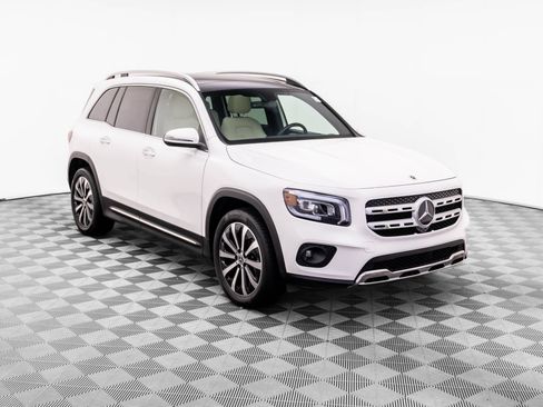 Used 2021 Mercedes-Benz GLB 250 4MATIC image 7