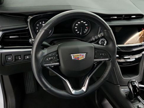 Certified 2025 Cadillac XT6 Premium Luxury w/ Technology Package AWD/4WD image 18