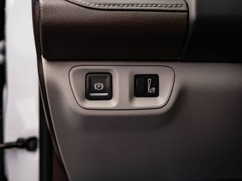 Used 2020 GMC Acadia SLT FWD image 40