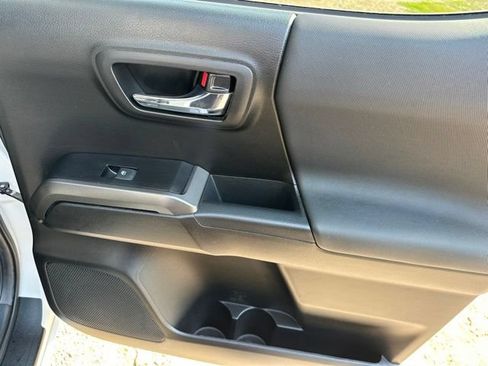Used 2022 Toyota Tacoma TRD Sport w/ Black Out Package (TMS) AWD/4WD image 20