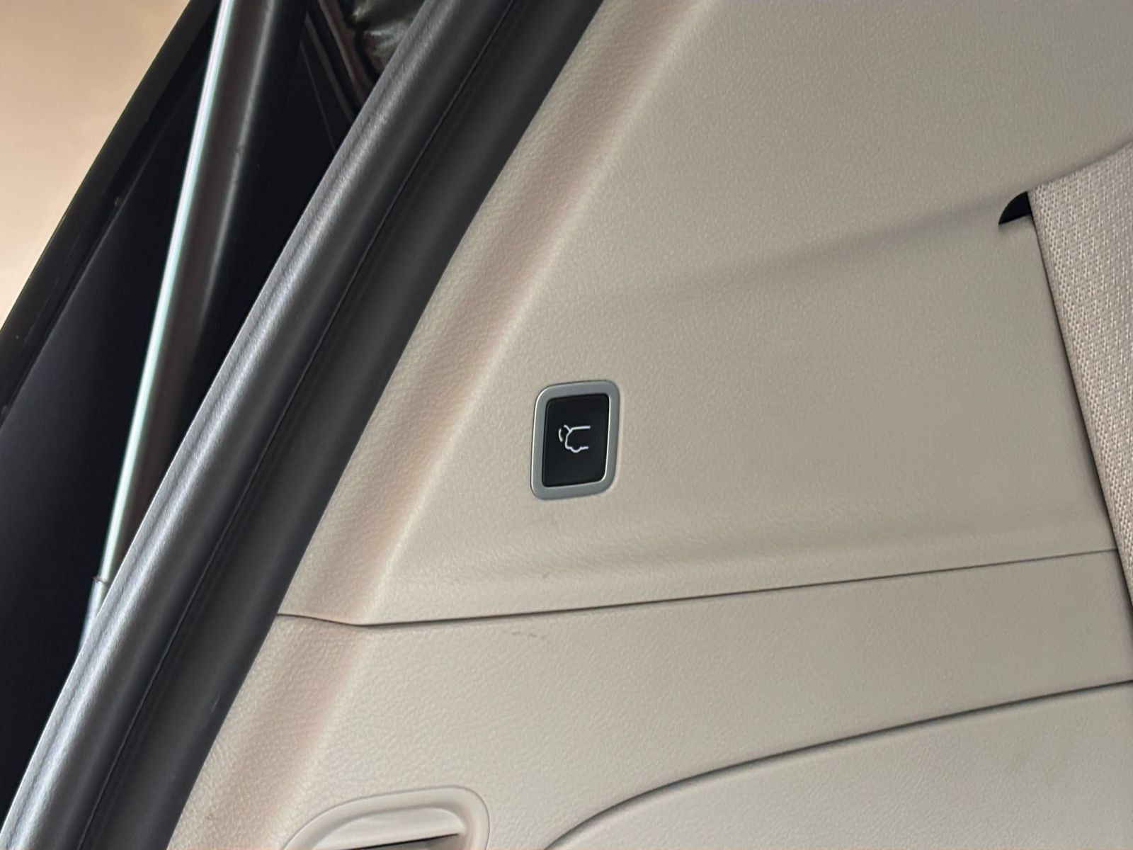 Used 2024 Chrysler Pacifica Touring-L FWD image 22